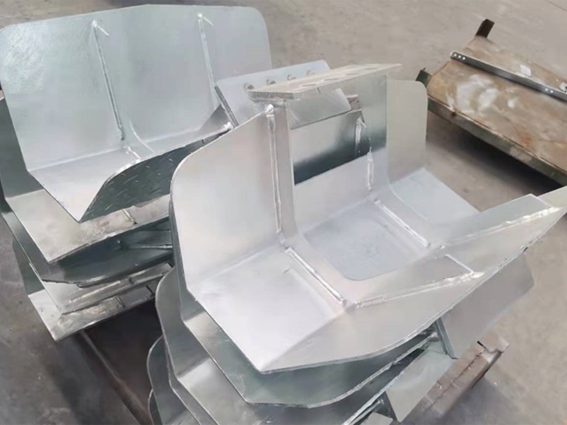 各類焊接鈑金件（風(fēng)電機(jī)艙內(nèi)配件)2